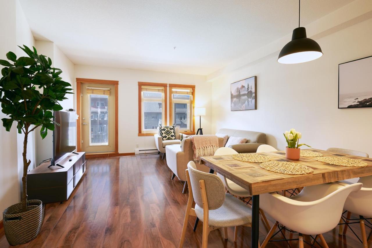 Mtn View Escape With King Size Bed With Outdoor Pool - Banff Pass Included! Apartment Canmore Exterior photo