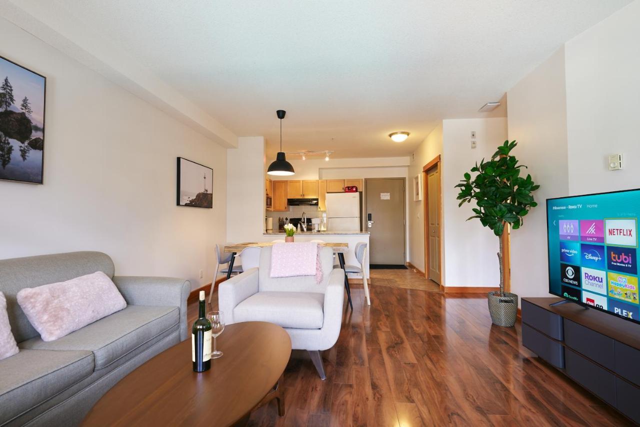 Mtn View Escape With King Size Bed With Outdoor Pool - Banff Pass Included! Apartment Canmore Exterior photo