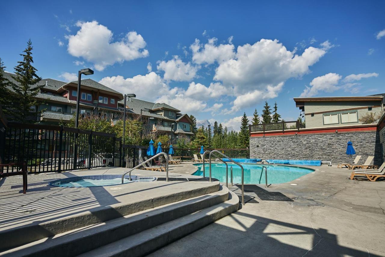 Mtn View Escape With King Size Bed With Outdoor Pool - Banff Pass Included! Apartment Canmore Exterior photo