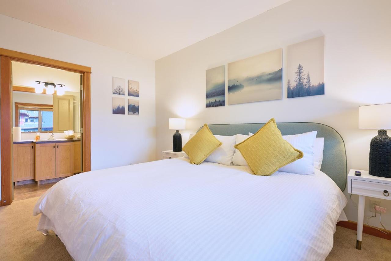 Mtn View Escape With King Size Bed With Outdoor Pool - Banff Pass Included! Apartment Canmore Exterior photo
