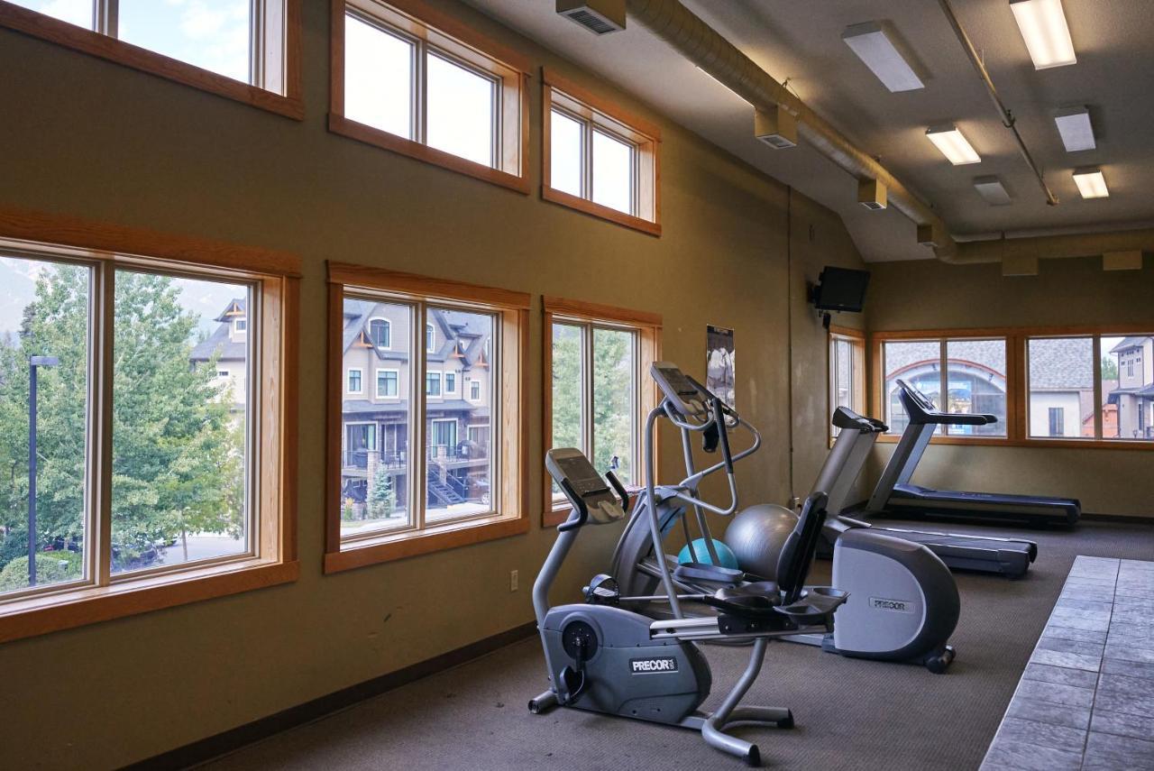 Mtn View Escape With King Size Bed With Outdoor Pool - Banff Pass Included! Apartment Canmore Exterior photo